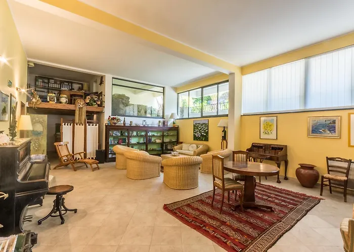 Hotel Baia Portinenti 4*