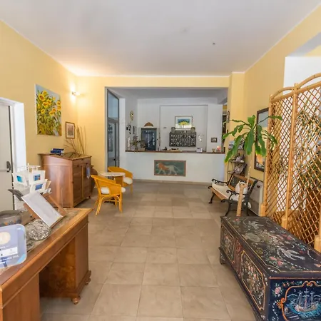 Hotel Baia Portinenti 4*